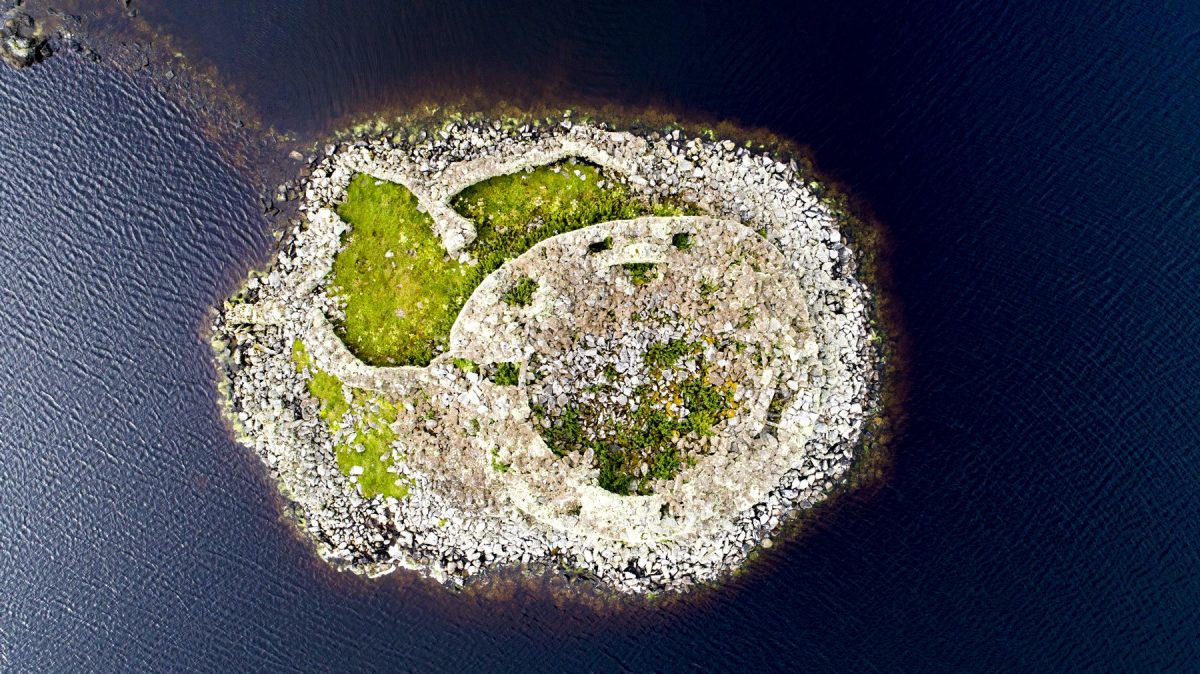 The Broch that Modelled the Earth