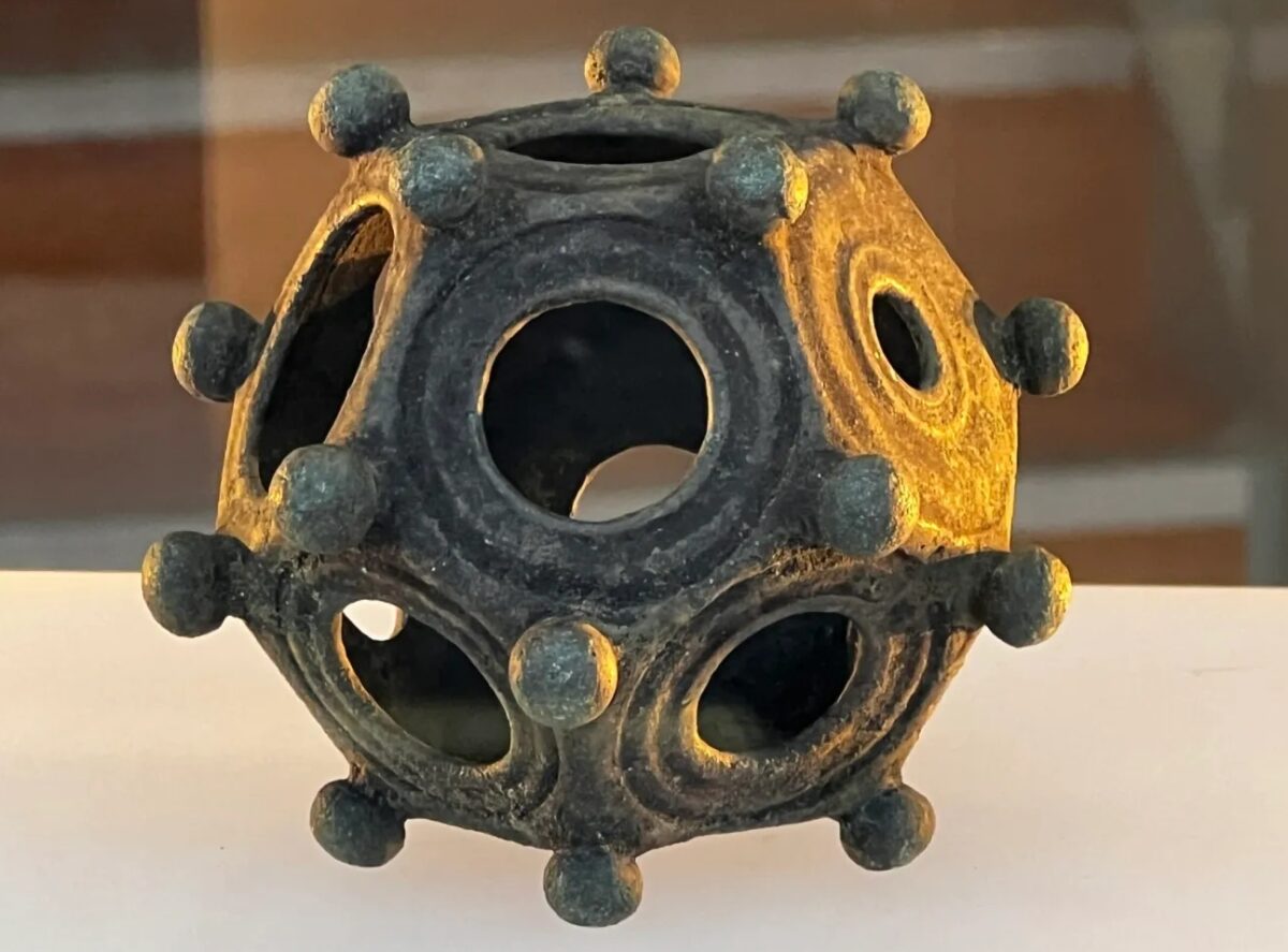 Metrology of a Bronze Age Dodecahedron